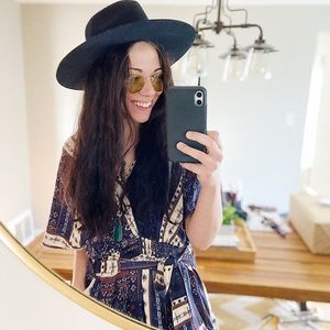 I’m taylor! 💟☮️